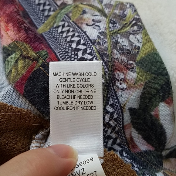 One World ArtDeco Floral Print Hi-Lo Tunic Sweater - Picture 5 of 5